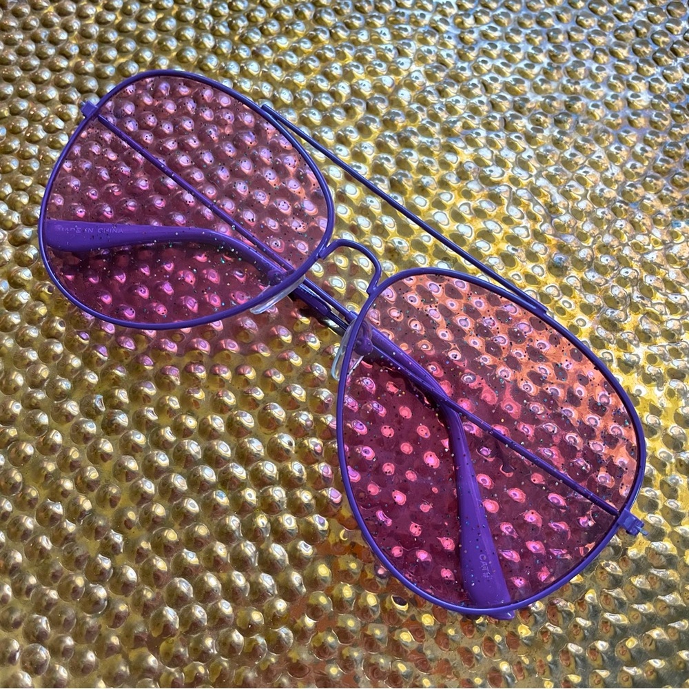 Purple Aviator Sunglasses with Glittery Lenses ~NWOT!! 💛